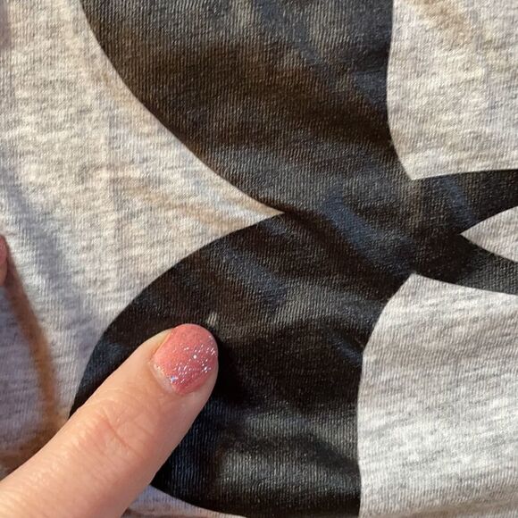 Under Amor Tee - Picture 4 of 7